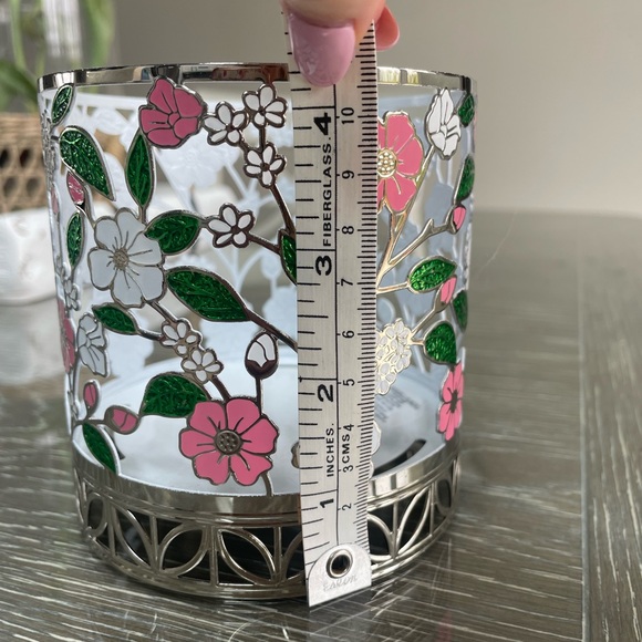 Bath & Body Works “Flower Toss” Floral 3 Wick Candle Holder - Picture 6 of 12